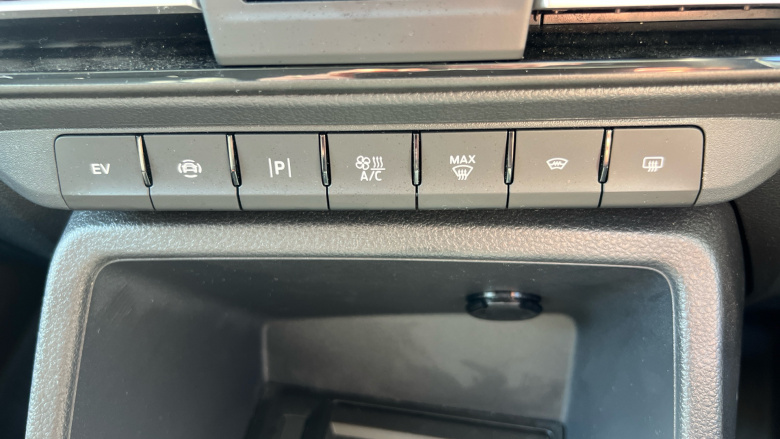 Ford Transit Connect 250 L2 Petrol 1.5 EcoBoost PHEV 150 Limited Van Auto